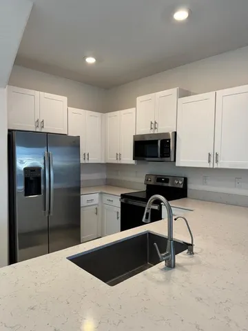 $2,450 | 10308 Lavender Aster Trail, San Antonio, FL 33576