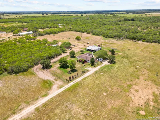 $700,000 | 425 Old Pleasanton Road, Poteet, TX 78065