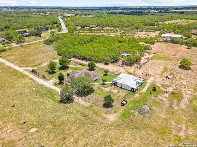 $700,000 | 425 Old Pleasanton Road, Poteet, TX 78065