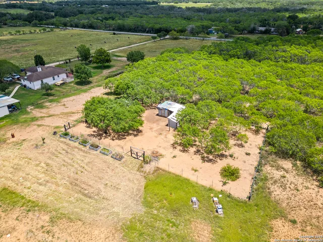 $700,000 | 425 Old Pleasanton Road, Poteet, TX 78065