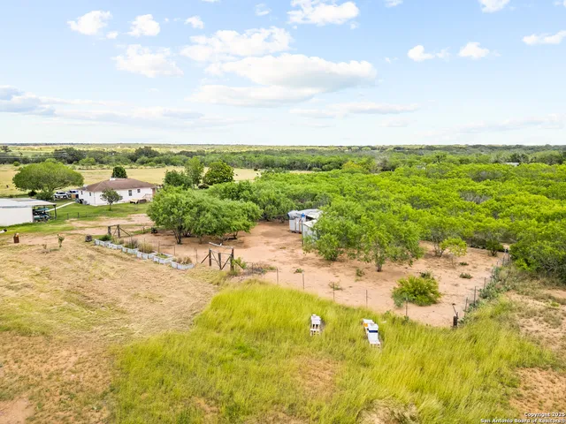 $700,000 | 425 Old Pleasanton Road, Poteet, TX 78065