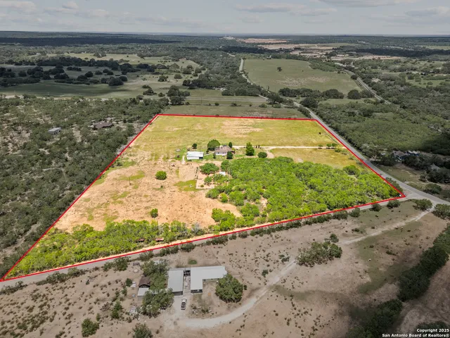 $700,000 | 425 Old Pleasanton Road, Poteet, TX 78065