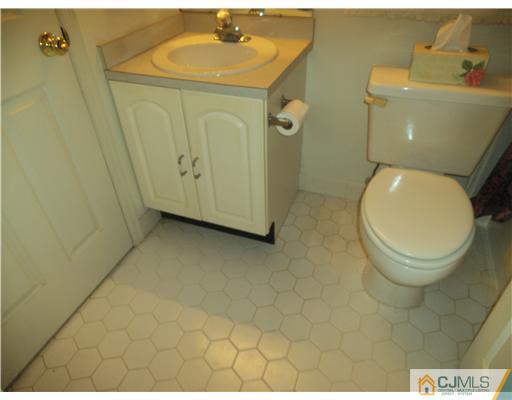 59 B Winthrop Road Monroe Township, NJ 08831 - Photo 11 of 11 Gallery Image 11