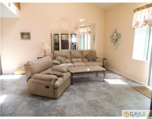 59 B Winthrop Road Monroe Township, NJ 08831 - Photo 5 of 11 Gallery Image 5