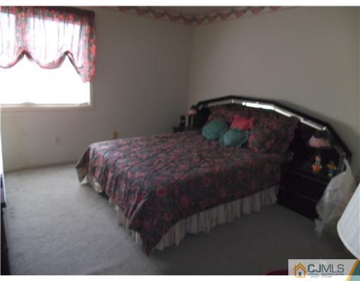 59 B Winthrop Road Monroe Township, NJ 08831 - Photo 7 of 11 Gallery Image 7