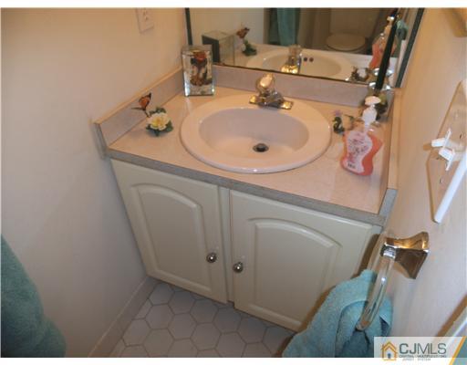 59 B Winthrop Road Monroe Township, NJ 08831 - Photo 10 of 11 Gallery Image 10