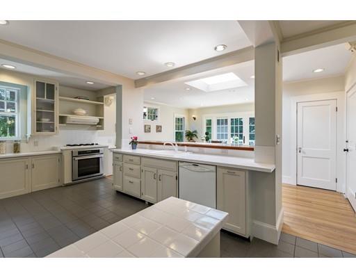 24 Calumet Road Winchester, MA 01890 - Photo 10 of 40