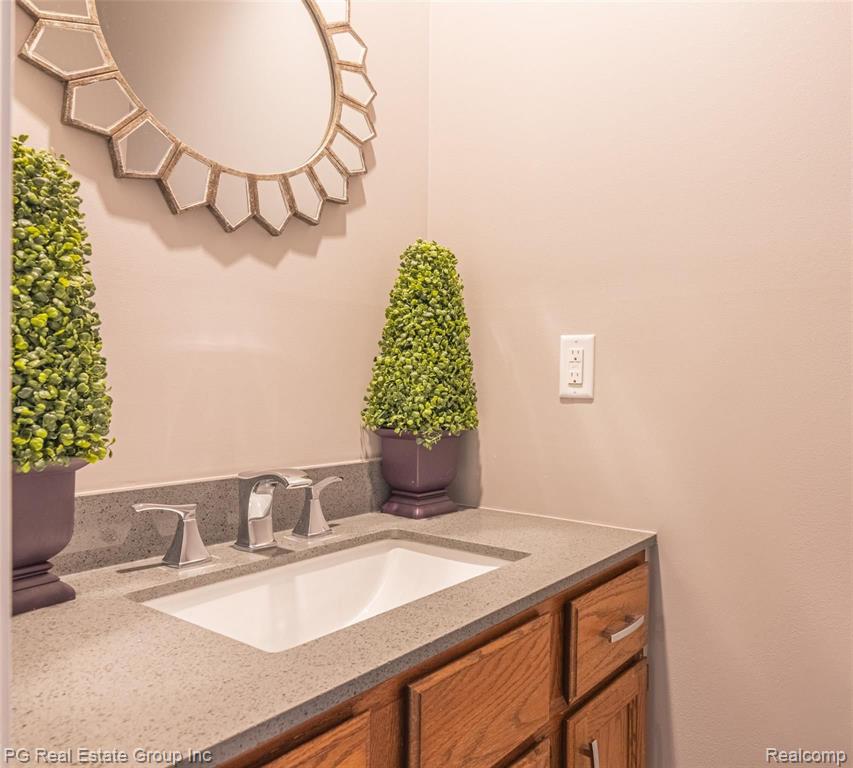 554 Tennyson Rochester Hills, MI 48307 - Photo 16 of 28