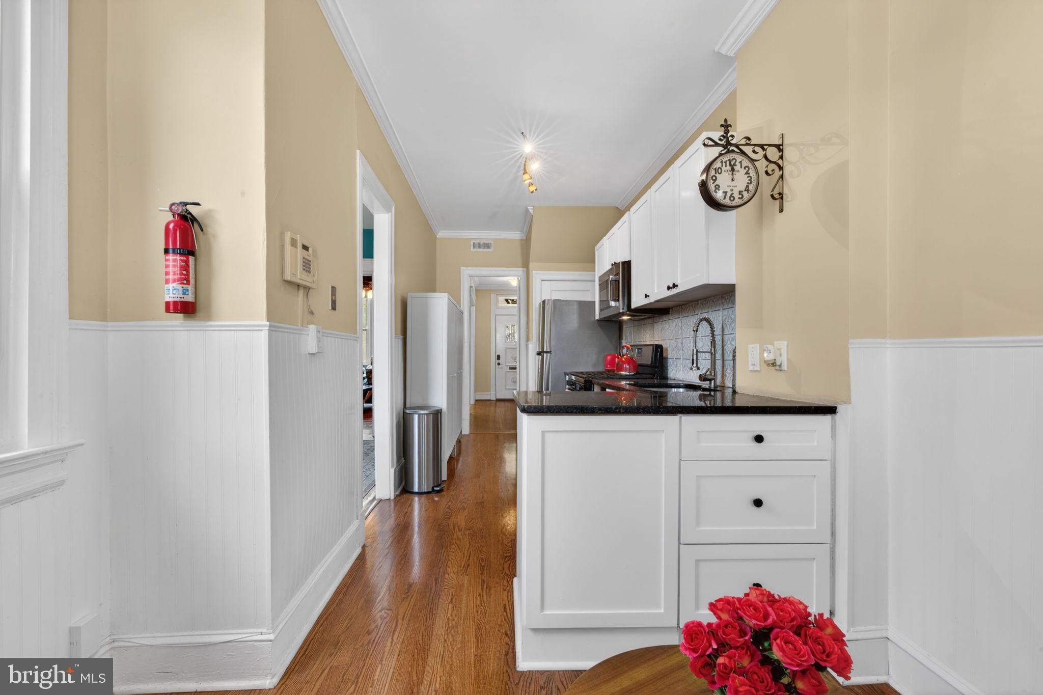 527 Shepherd Street Northwest Washington, DC 20011 - Photo 15 of 42 Eat-in kitchen