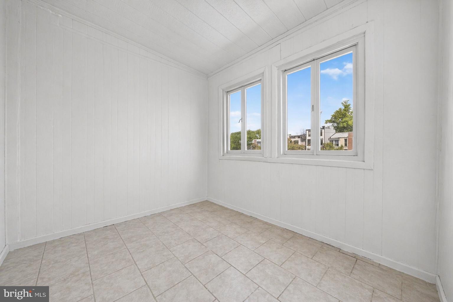 527 Shepherd Street Northwest Washington, DC 20011 - Photo 21 of 42 Bonus room next to primary