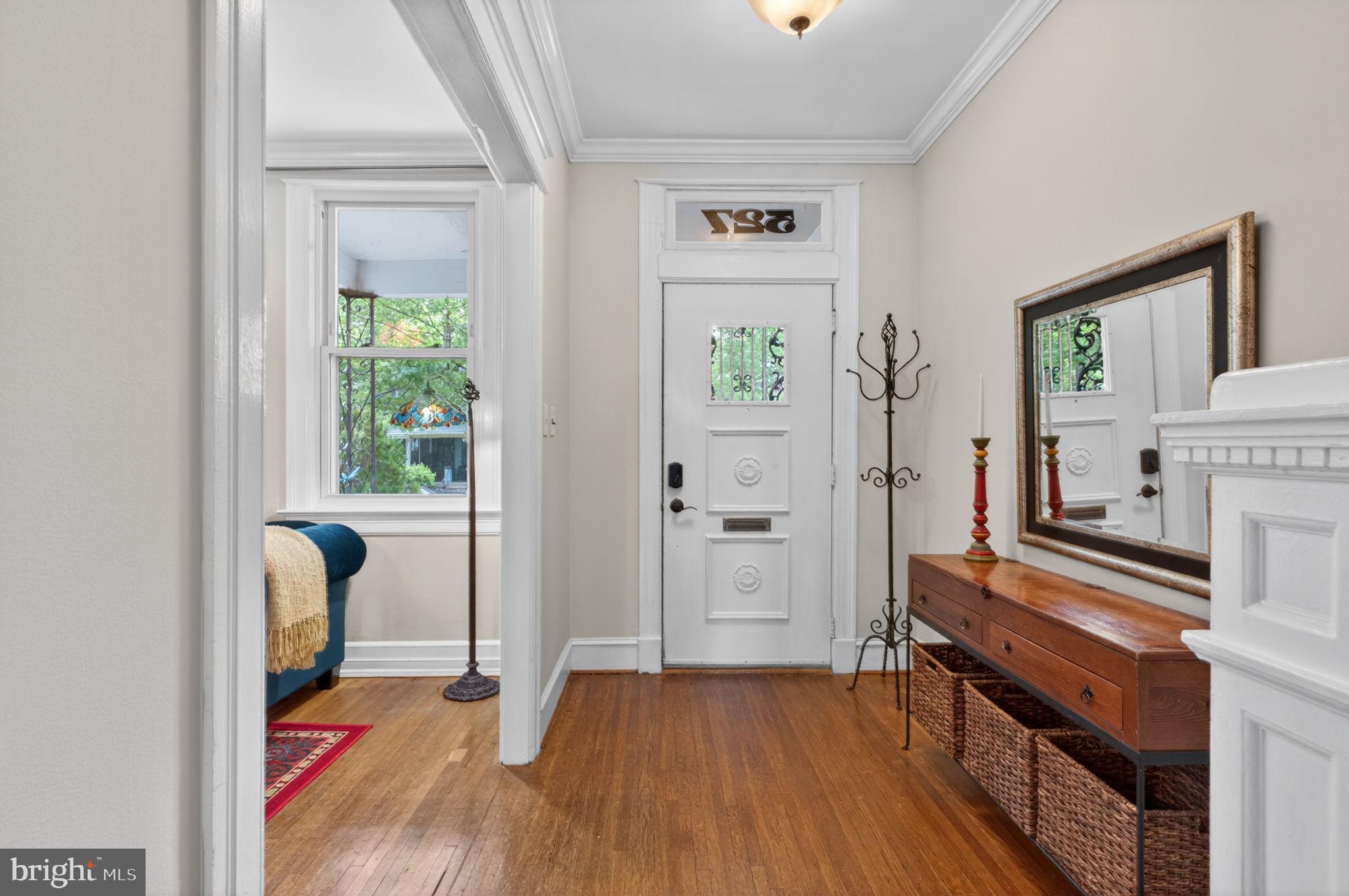 527 Shepherd Street Northwest Washington, DC 20011 - Photo 3 of 42 Entry