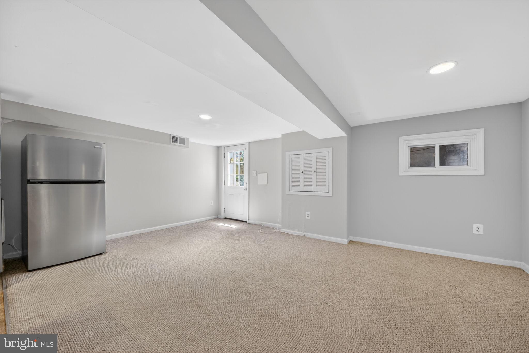 527 Shepherd Street Northwest Washington, DC 20011 - Photo 33 of 42 Lower level suite with full kitchen