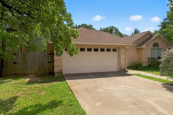 $295,500 | 420 Meadow Crest Drive, Azle, TX 76020