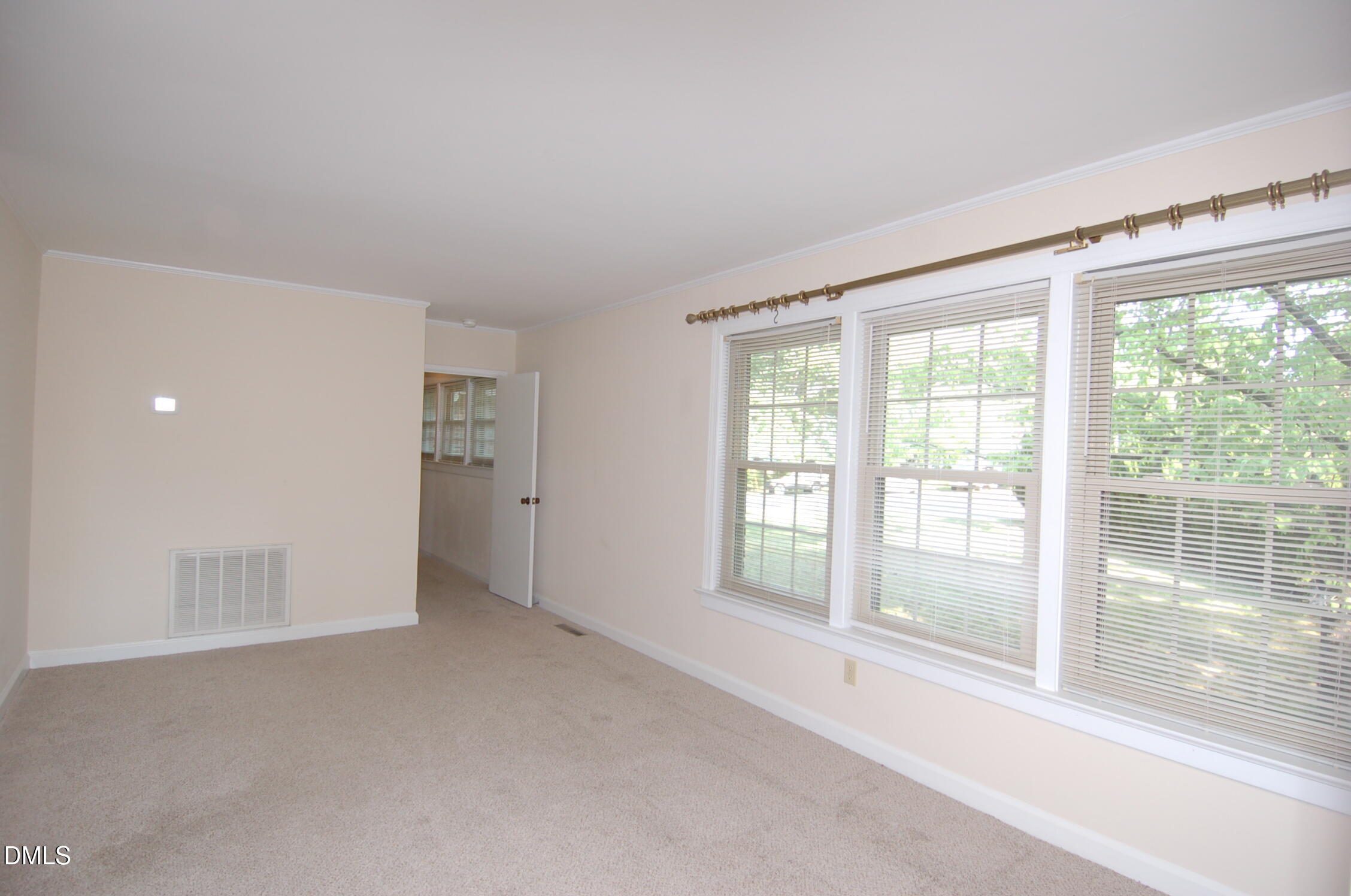 706 Smedes Place Raleigh, NC 27605 - Photo 14 of 21 19 Bdrm4