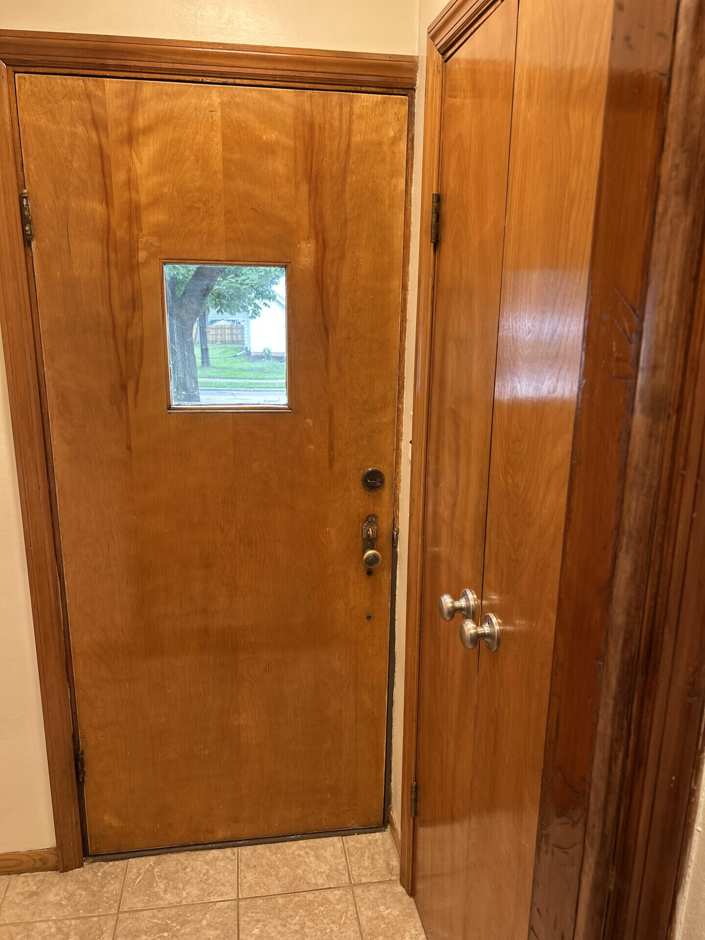 2745 South 68th Street Milwaukee, WI 53219 - Photo 12 of 28 2745S68thSt_70007_12
