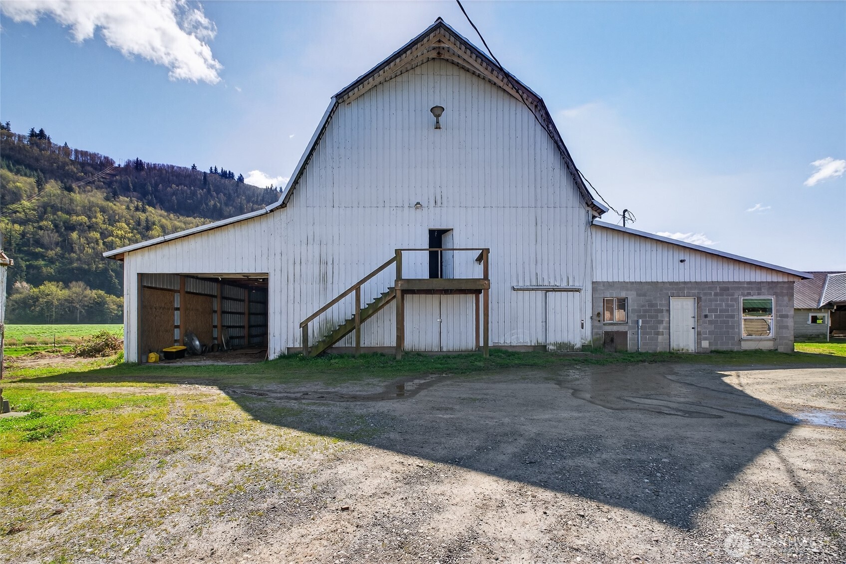 5419 Hillview Road Sumas, WA 98295 - Photo 10 of 38
