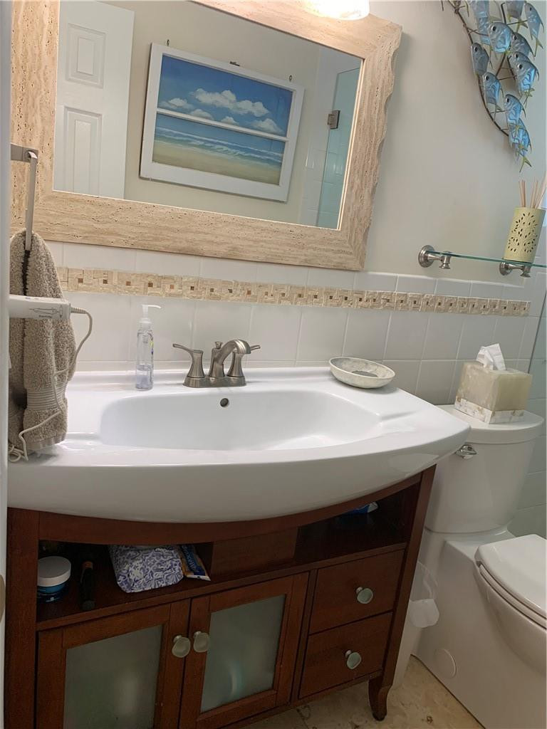 116 West Mango Road Lake Worth, FL 33467 - Photo 13 of 76 2nd bathroom