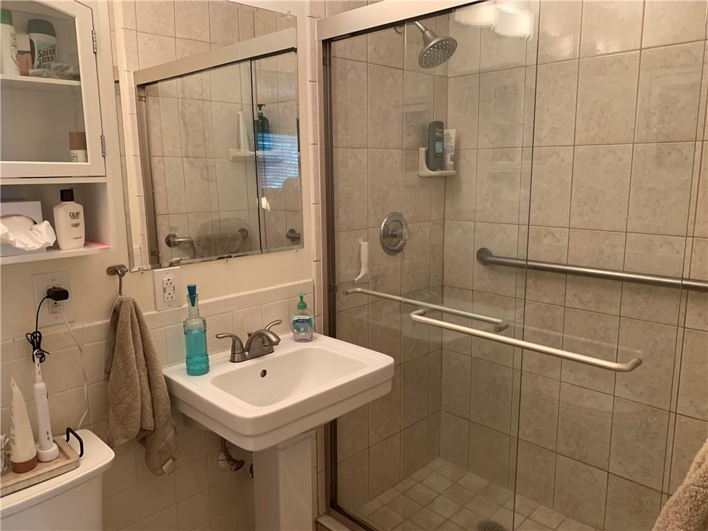 116 West Mango Road Lake Worth, FL 33467 - Photo 18 of 76 master bathroom