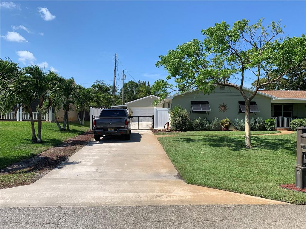 116 West Mango Road Lake Worth, FL 33467 - Photo 2 of 76 driveway