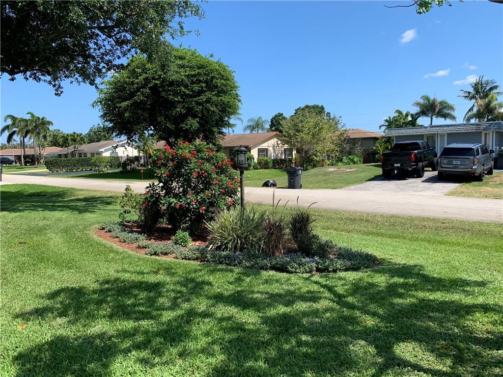 116 West Mango Road Lake Worth, FL 33467 - Photo 53 of 76 landscaping