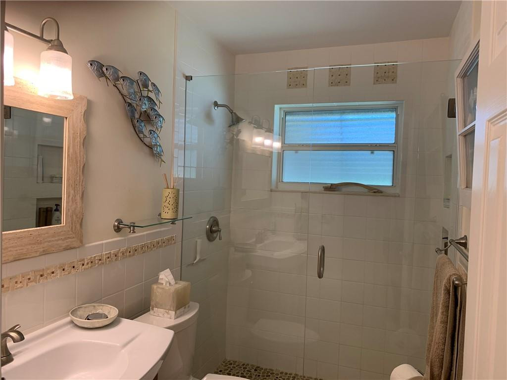 116 West Mango Road Lake Worth, FL 33467 - Photo 7 of 76 2nd bathroom