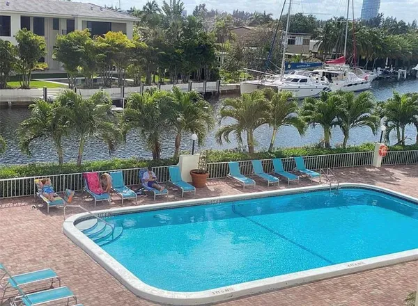 $2,550 | Undisclosed Address, Hallandale Beach, FL 33009