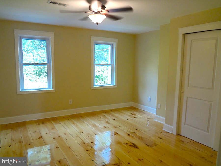 3037 Keswick Road Baltimore, MD 21211 - Photo 15 of 30 Back BD w/ a large closet & view of the park
