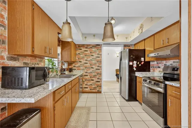 $299,900 | 2387 Northeast 16th Court, Jensen Beach, FL 34957