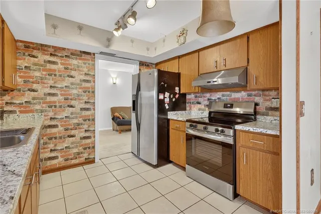 $299,900 | 2387 Northeast 16th Court, Jensen Beach, FL 34957