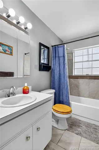 $299,900 | 2387 Northeast 16th Court, Jensen Beach, FL 34957