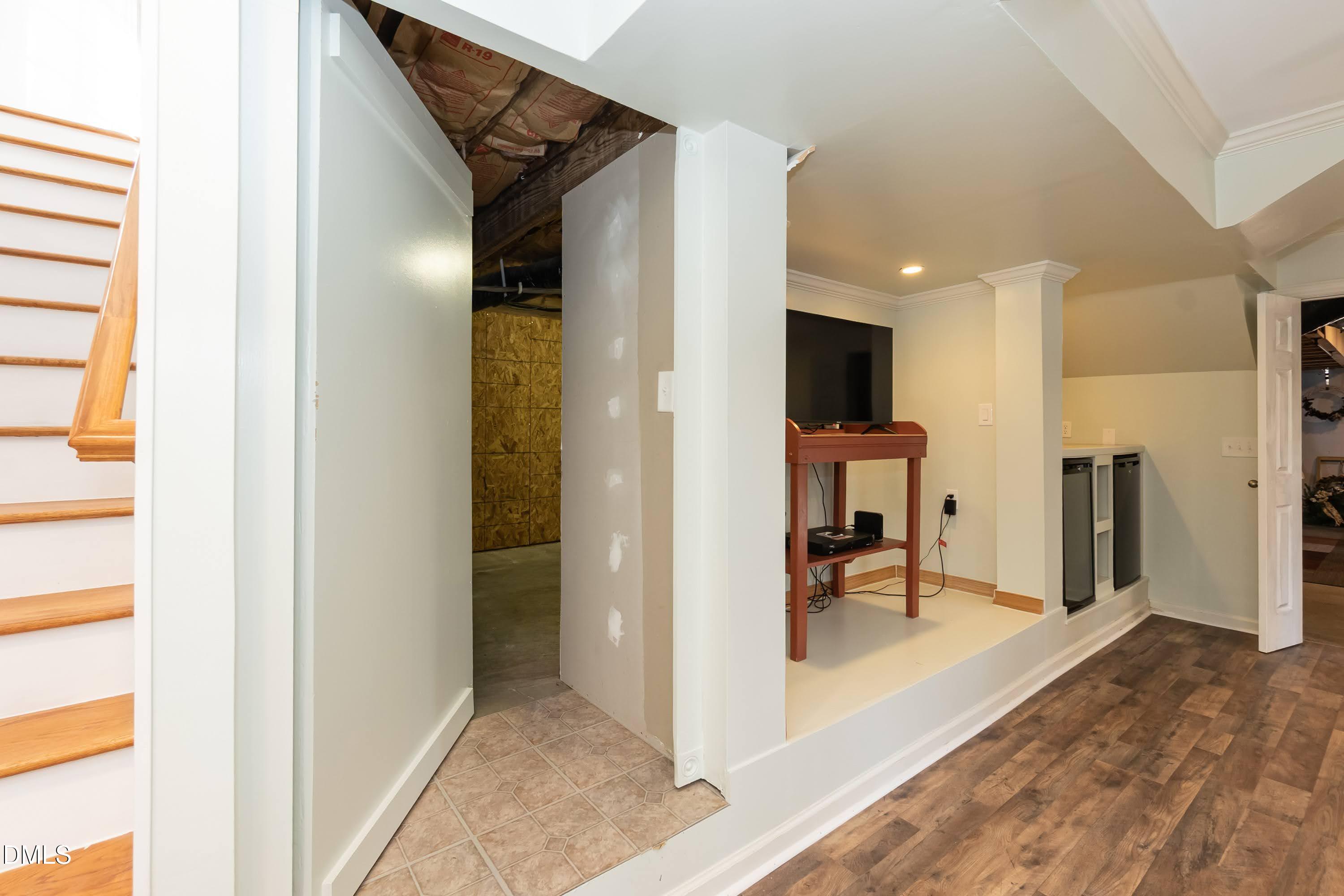 137 Fox Hunters Lane Broadway, NC 27505 - Photo 30 of 46 a view of a living room
