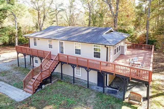 $235,000 | 137 Fox Hunters Lane, Broadway, NC 27505