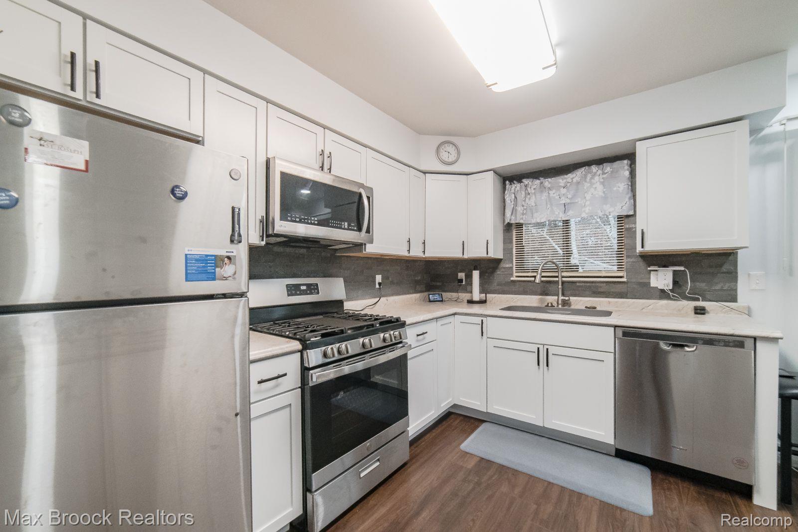 369 West Drahner Road Oxford, MI 48371 - Photo 10 of 34 Gallery Image 10