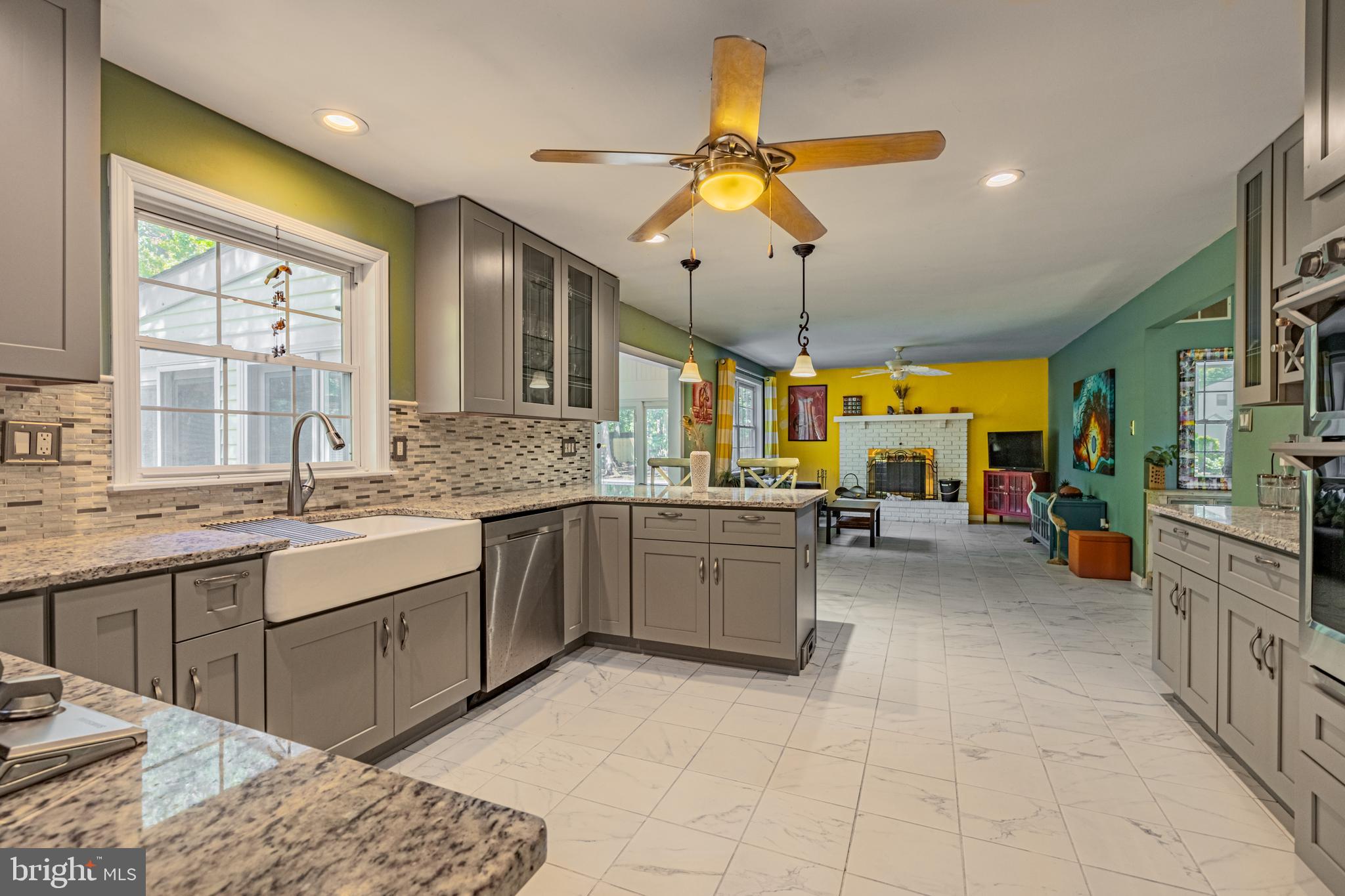 4 Oak Leaf Road Berlin, NJ 08009 - Photo 18 of 18 a large kitchen with cabinets a sink and stainless steel appliances