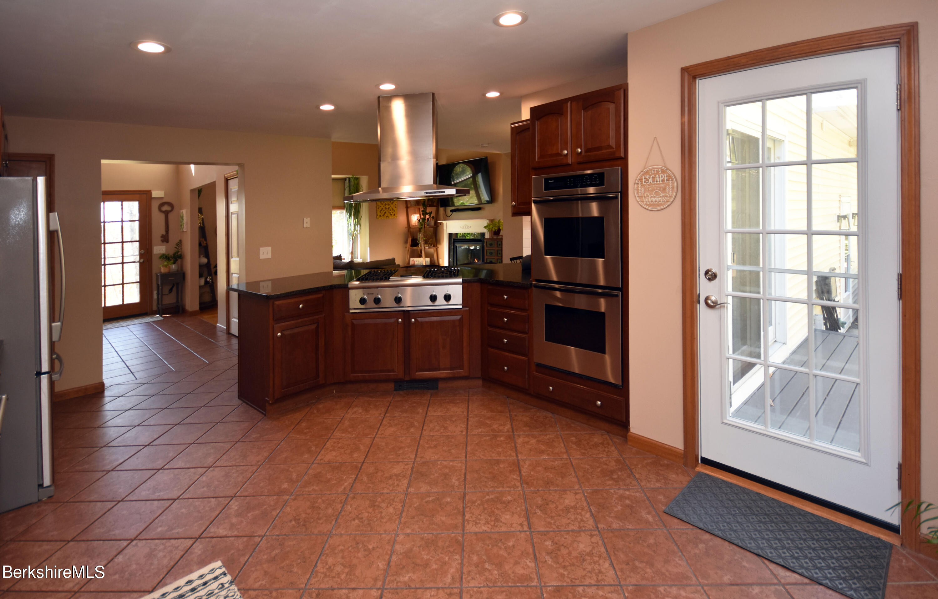 401 George Schnopp Road Hinsdale, MA 01235 - Photo 16 of 59 Kitchen