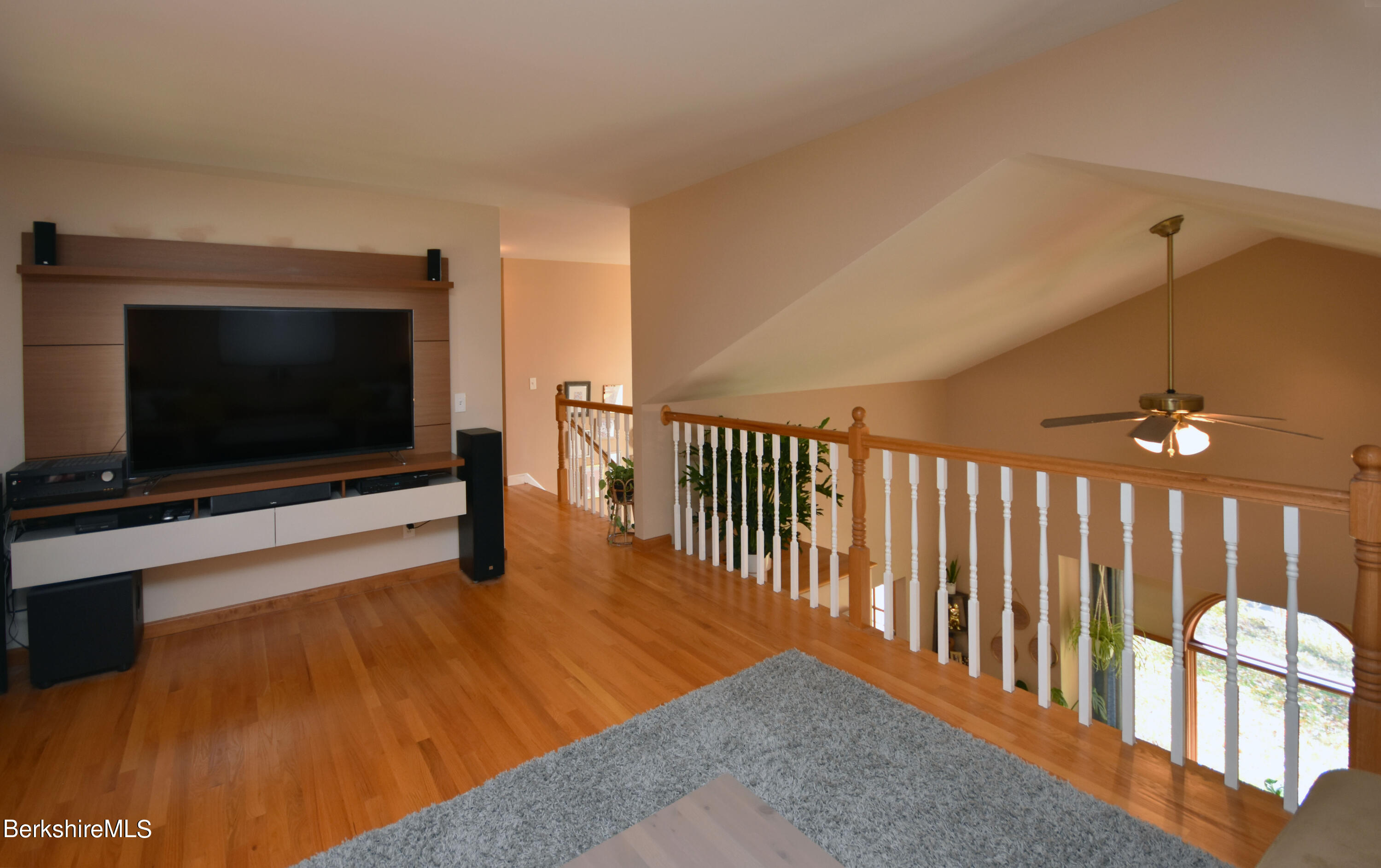 401 George Schnopp Road Hinsdale, MA 01235 - Photo 29 of 59 Loft