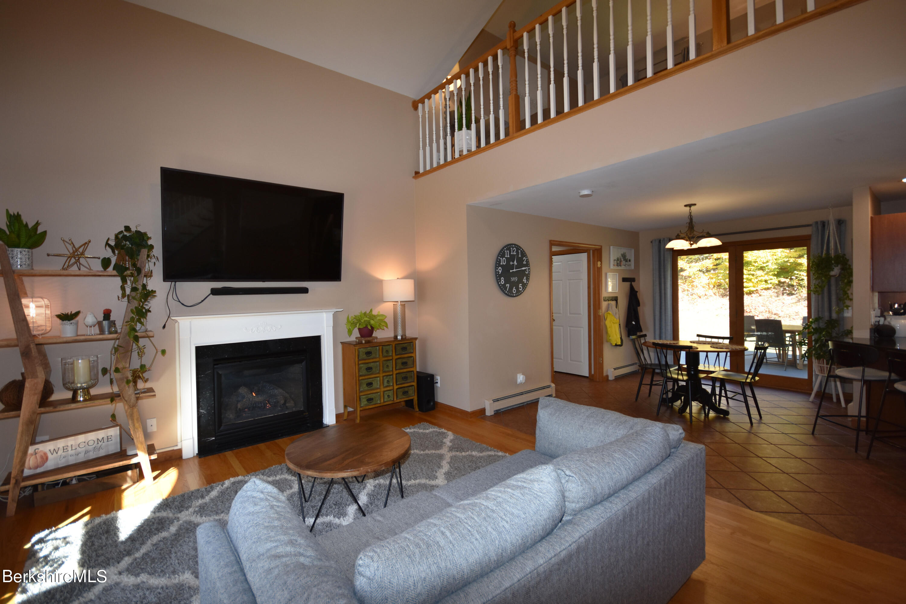 401 George Schnopp Road Hinsdale, MA 01235 - Photo 5 of 59 Living Room