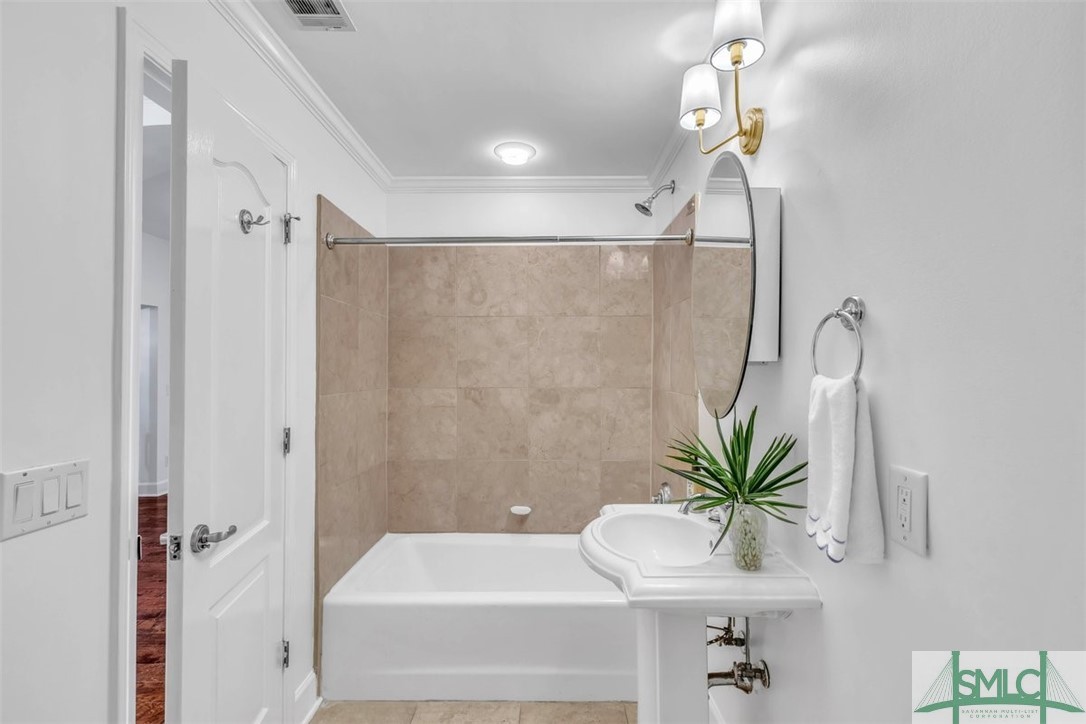 700 Wilmington Island Road, Unit 102 Savannah, GA 31410 - Photo 23 of 41 Second Full Bathroom