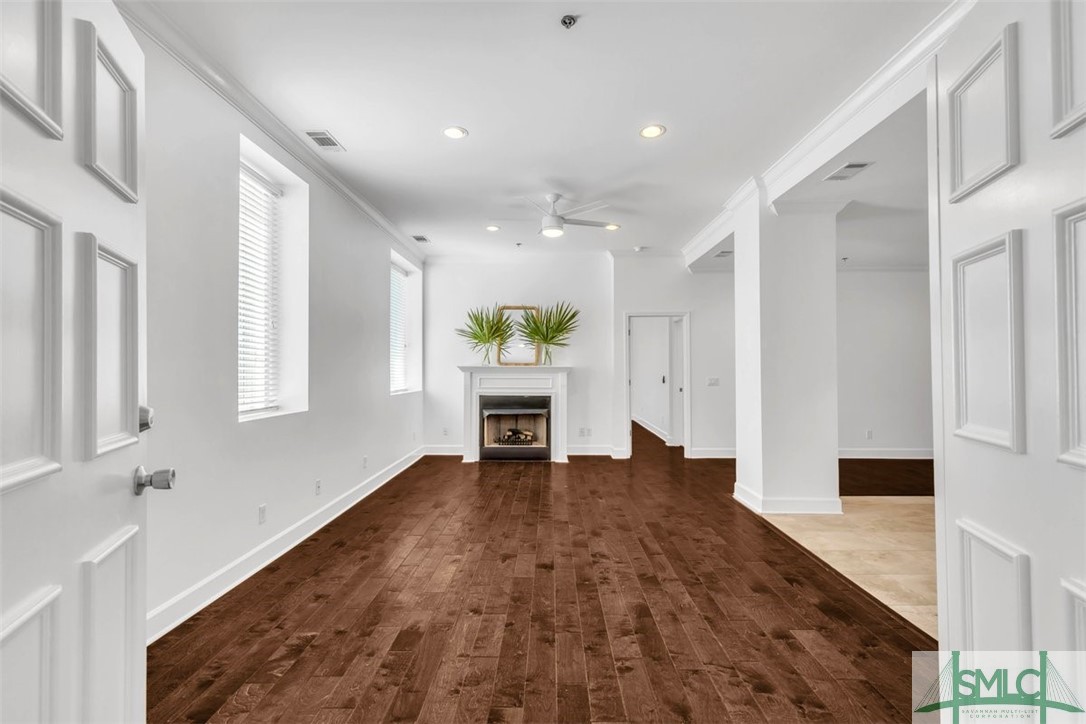 700 Wilmington Island Road, Unit 102 Savannah, GA 31410 - Photo 4 of 41 Living Room