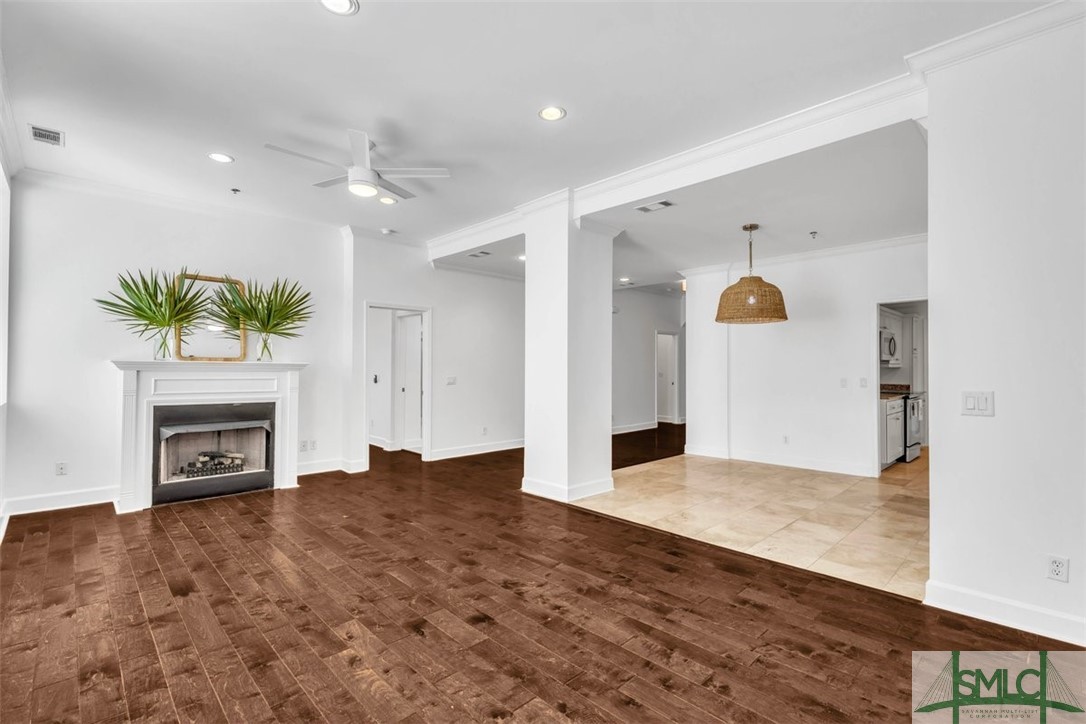 700 Wilmington Island Road, Unit 102 Savannah, GA 31410 - Photo 7 of 41 Living Room