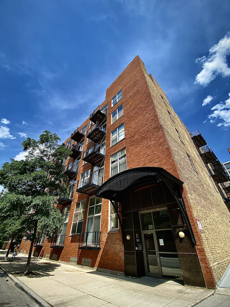 417 South Jefferson Street, Unit 301B Chicago, IL 60607 - Photo 1 of 18