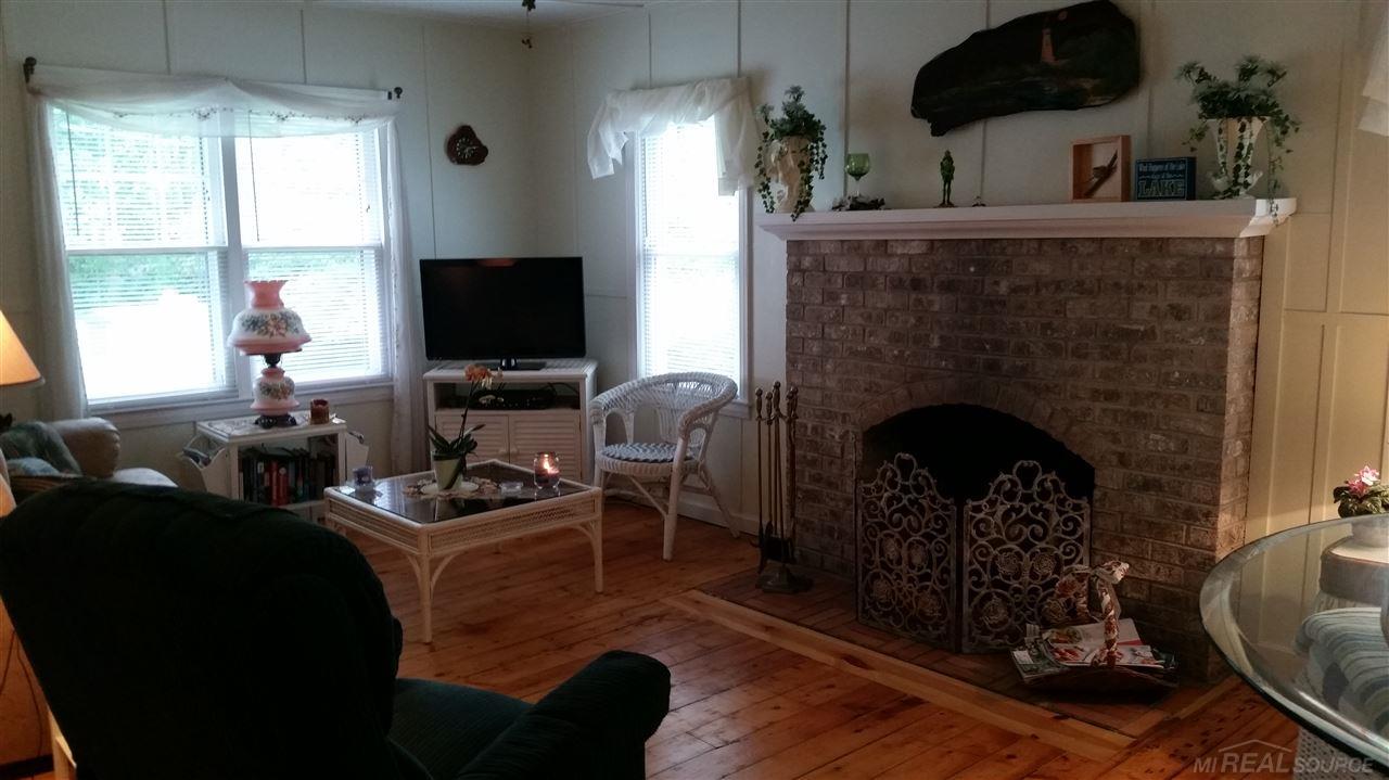 7372 Yale Road Lexington, MI 48450 - Photo 22 of 46 Living Room