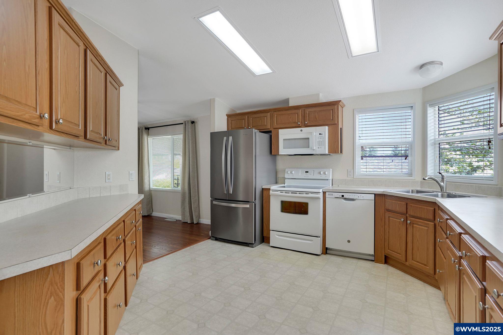 1630 Wallace Road Northwest, Unit 42 Salem, OR 97304 - Photo 16 of 41 Gallery Image 16