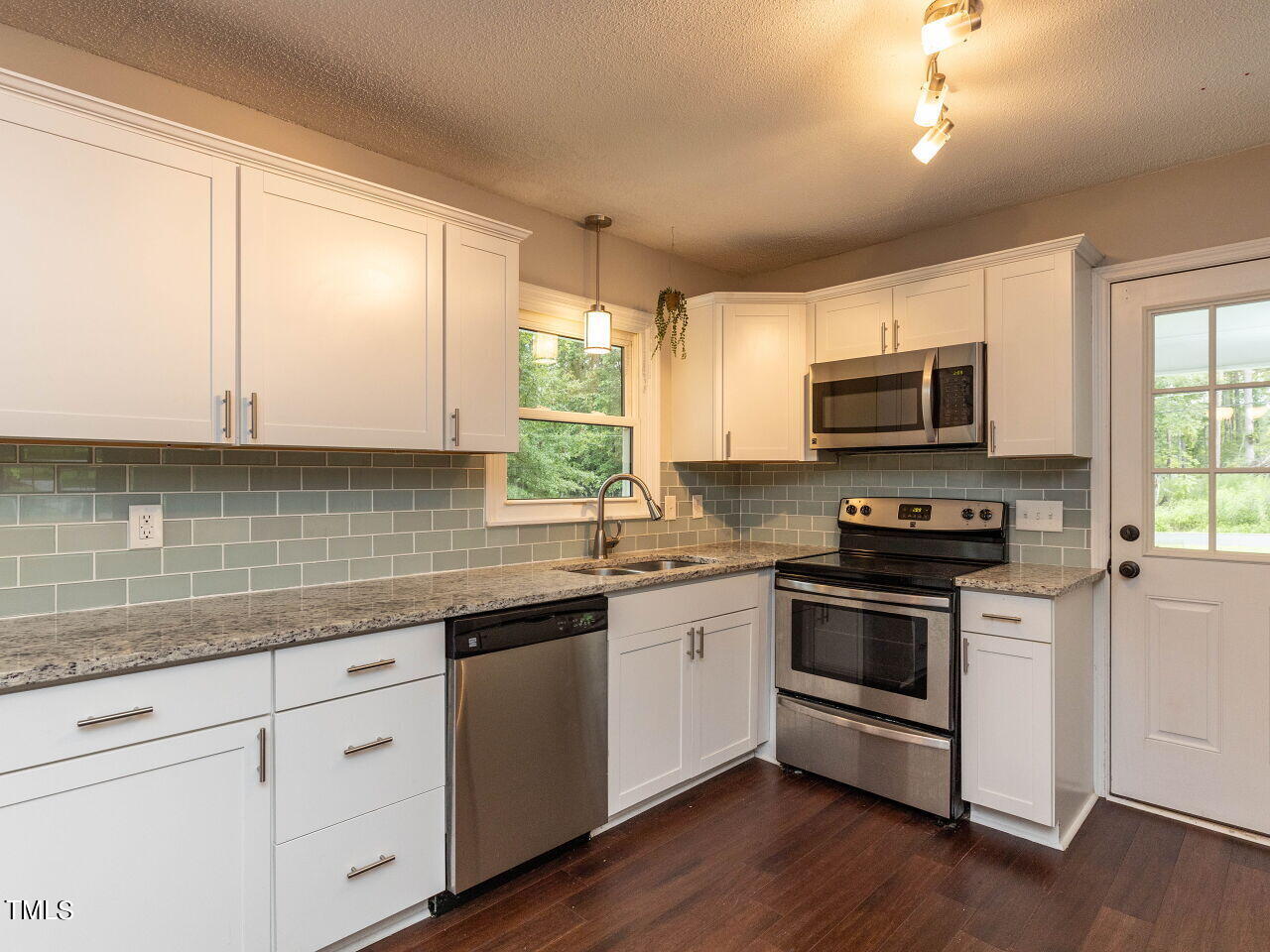 809 Lakeview Road Durham, NC 27712 - Photo 12 of 49 041-1280x960-kitchen
