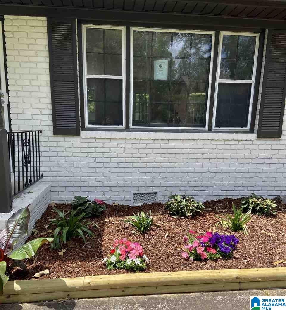 112 Maddox Way Fairfield, AL 35064 - Photo 2 of 48
