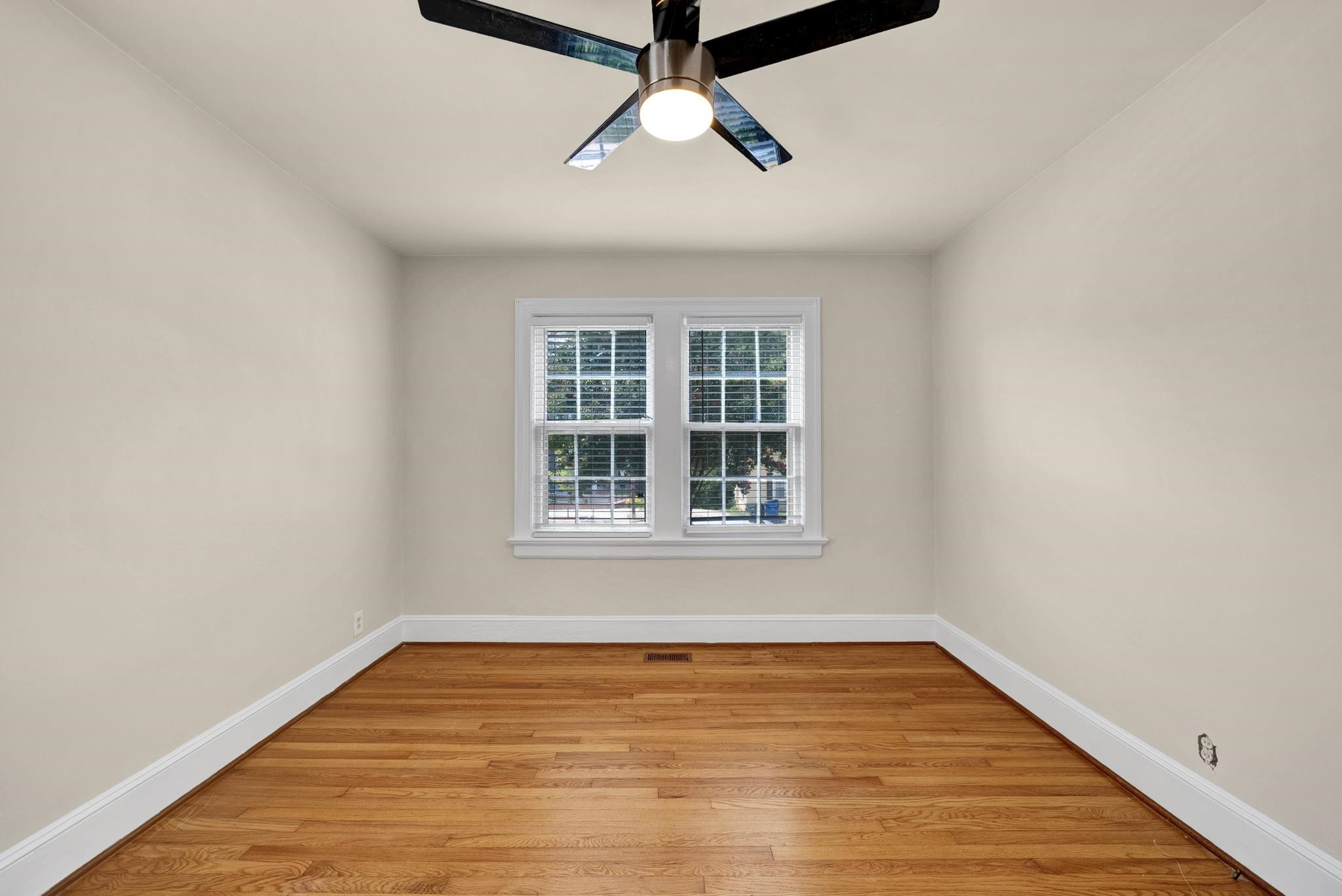 10 Dixie Trail Raleigh, NC 27607 - Photo 14 of 27 Photo 14