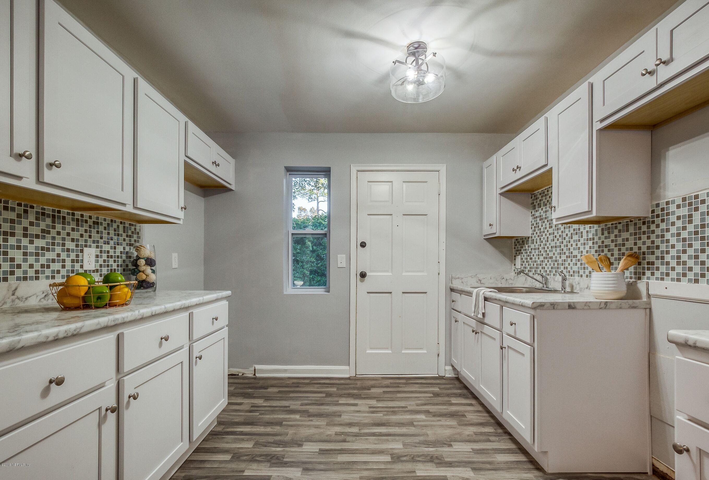 3825 Spring Park Road Jacksonville, FL 32207 - Photo 8 of 25 image00008