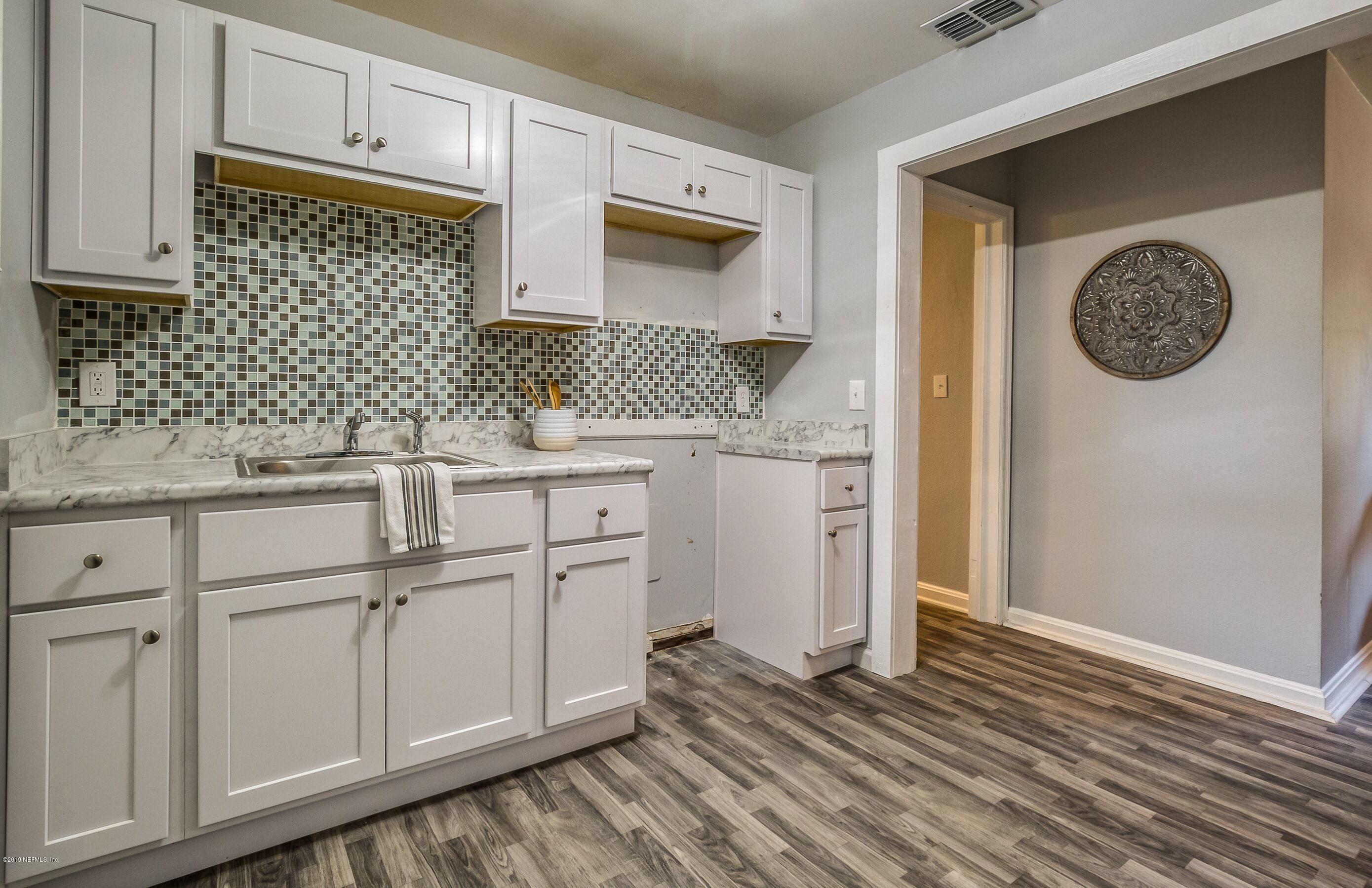 3825 Spring Park Road Jacksonville, FL 32207 - Photo 10 of 25 image00010
