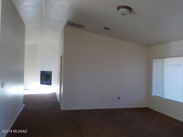 418 Sykes Circle Rio Rico, AZ 85648 - Photo 4 of 10