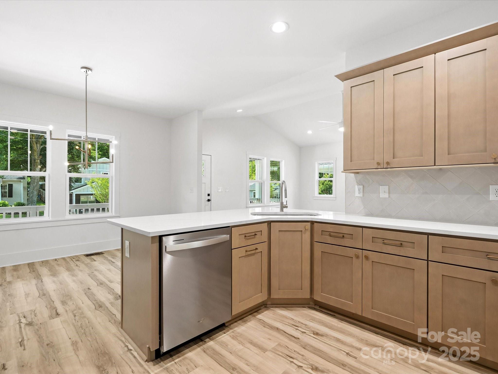 4113 Rutgers Avenue Charlotte, NC 28206 - Photo 2 of 41